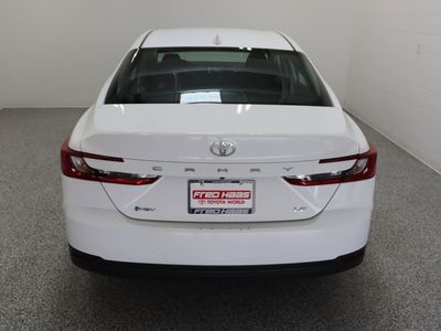 2025 Toyota Camry FWD - Photo 9