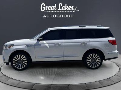 2019 Lincoln Navigator — side profile view
