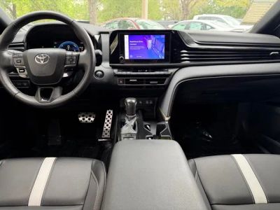 2025 Toyota Camry — photo 13 view
