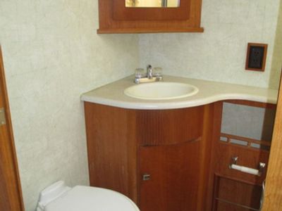 2008 Winnebago Sunova - Photo 18