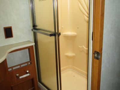 2008 Winnebago Sunova - Photo 19