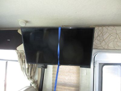 2008 Winnebago Sunova - Photo 7