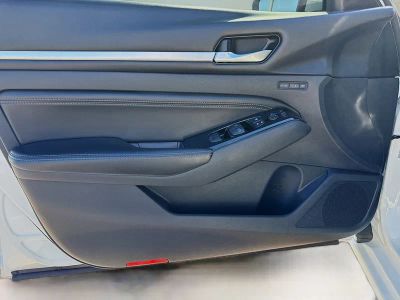 2020 Nissan Altima — photo 19 view