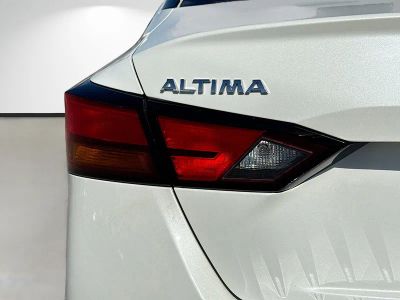 2020 Nissan Altima — photo 8 view