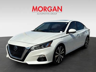 2020 Nissan Altima — detail view