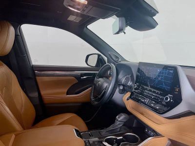 2022 Toyota Highlander — photo 7 view