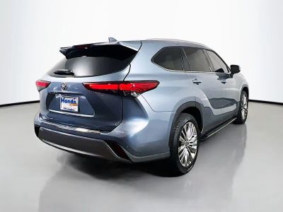 2022 Toyota Highlander — photo 24 view