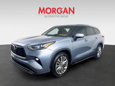 2022 Toyota Highlander — rear three-quarter view