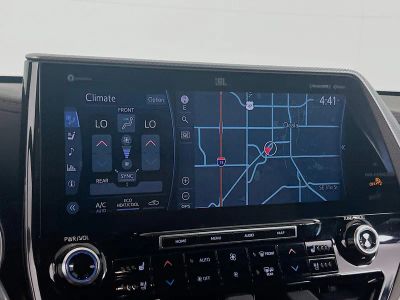 2022 Toyota Highlander — photo 11 view