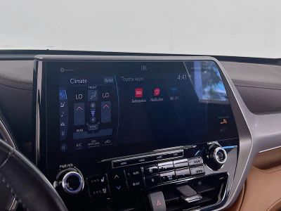 2022 Toyota Highlander — photo 13 view