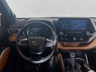 2022 Toyota Highlander — photo 19 view