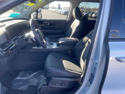 2026 Kia Carnival Hybrid — photo 9 view