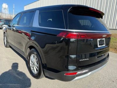 2024 Kia Carnival — detail view