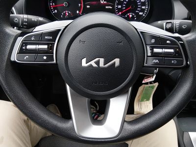 2024 Kia Forte — photo 12 view
