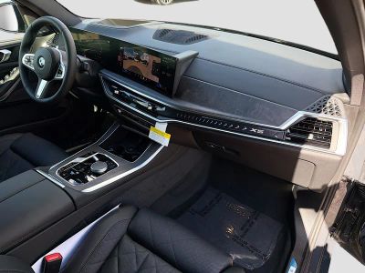 2026 BMW X5 — photo 14 view