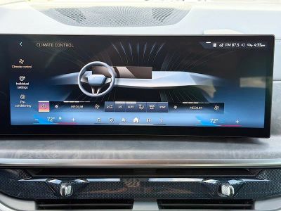 2026 BMW X5 — photo 35 view