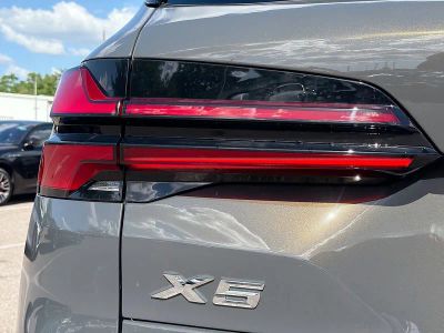 2026 BMW X5 — photo 10 view