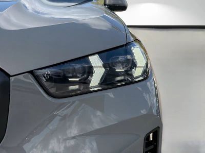 2026 BMW X5 — photo 9 view