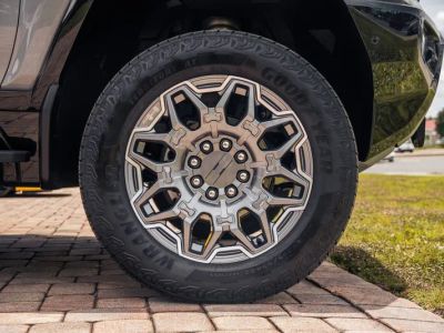 2025 GMC Hummer EV Pickup — photo 14 view