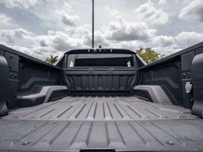 2025 GMC Hummer EV Pickup — photo 46 view