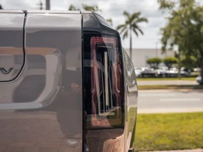 2025 GMC Hummer EV Pickup — photo 12 view