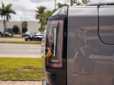 2025 GMC Hummer EV Pickup — photo 11 view
