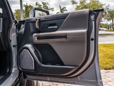 2025 GMC Hummer EV Pickup — photo 33 view