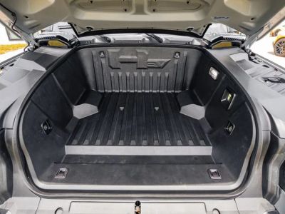 2025 GMC Hummer EV Pickup — photo 47 view