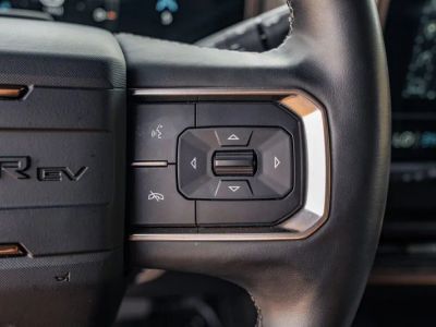 2025 GMC Hummer EV Pickup — photo 25 view