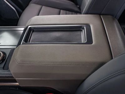 2025 GMC Hummer EV Pickup — photo 32 view