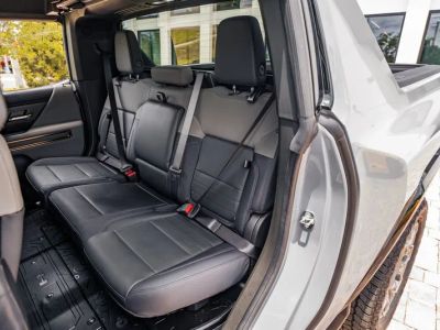 2025 GMC Hummer EV Pickup — photo 37 view