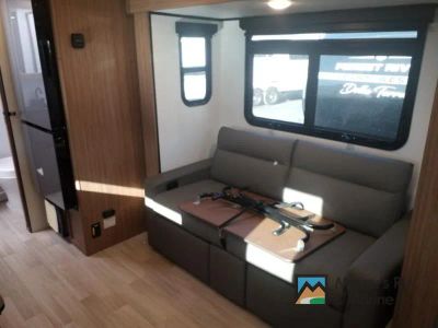 2026 Keystone RV Reign - Photo 6