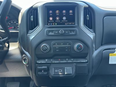 2025 Chevrolet Silverado 3500 HD Chassis Cab — photo 12 view