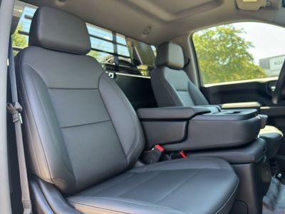 2025 Chevrolet Silverado 3500 HD Chassis Cab — photo 21 view