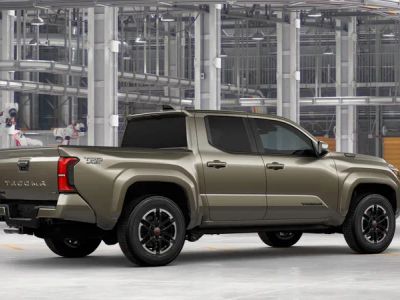 2026 Toyota Tacoma i-FORCE MAX - Photo 13