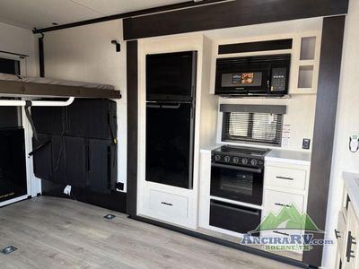2026 Forest River RV Cherokee Rogue Armored - Photo 7