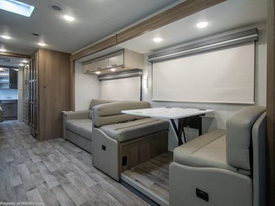 2026 Thor Motor Coach Hurricane - Photo 7