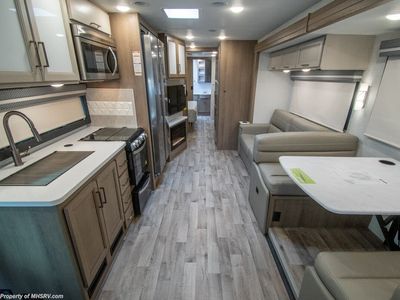 2026 Thor Motor Coach Hurricane - Photo 6