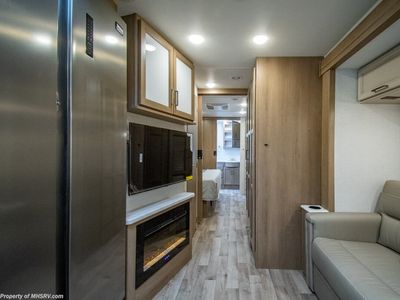 2026 Thor Motor Coach Hurricane - Photo 11