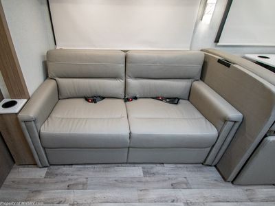 2026 Thor Motor Coach Hurricane - Photo 10