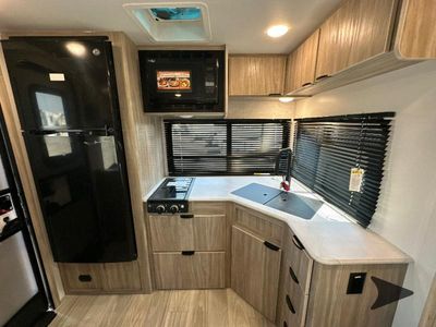 2025 Winnebago M-Series - Photo 15