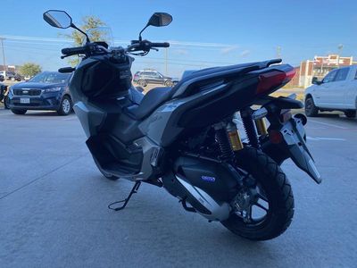 2026 Honda ADV160 - Photo 4