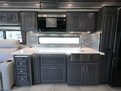 2026 Fleetwood DISCOVERY LXE - Photo 10