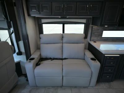 2026 Fleetwood DISCOVERY LXE - Photo 8