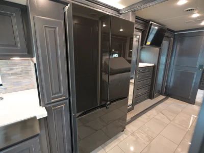 2026 Fleetwood DISCOVERY LXE - Photo 16