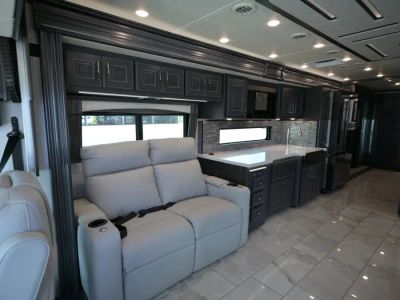 2026 Fleetwood DISCOVERY LXE - Photo 7