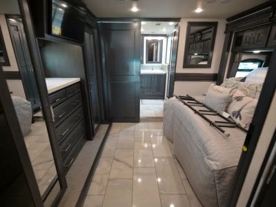 2026 Fleetwood DISCOVERY LXE - Photo 28