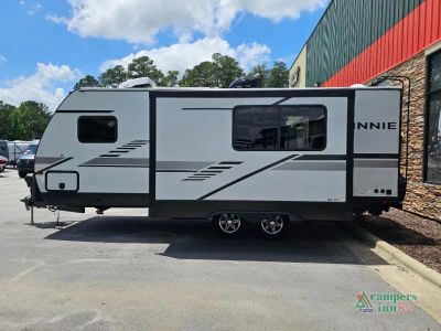 2022 Winnebago Industries Towables Minnie - Photo 4