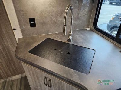 2022 Winnebago Industries Towables Minnie - Photo 14