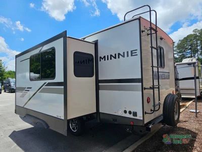 2022 Winnebago Industries Towables Minnie - Photo 5